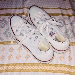 Women’s size 6 converse